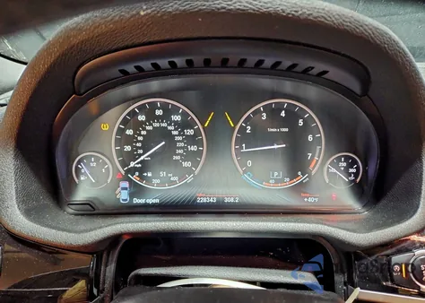 2018 BMW X4 xDrive28I z USA, uszkodzony, nr VIN 5UXXW3C50J0T80902